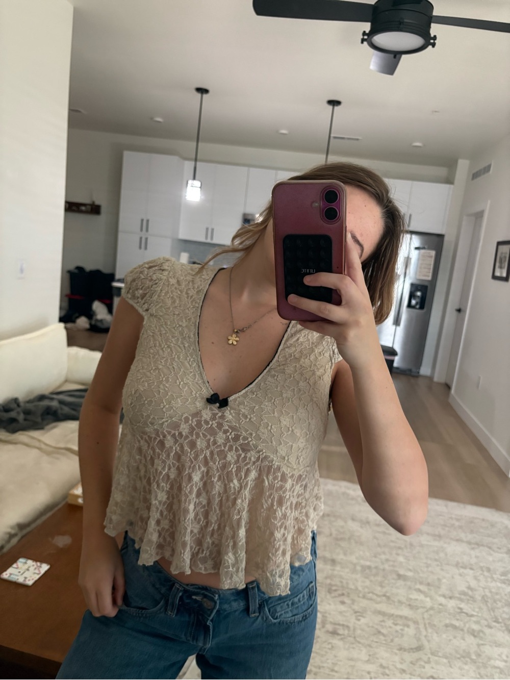 Love Tree Cream Lace V-Neck Peplum Camisole - Picture 2 of 8